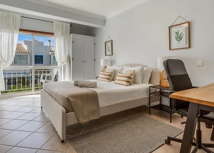 Albufeira 3Br With Pool And Ac By The Beach By Lovelystay