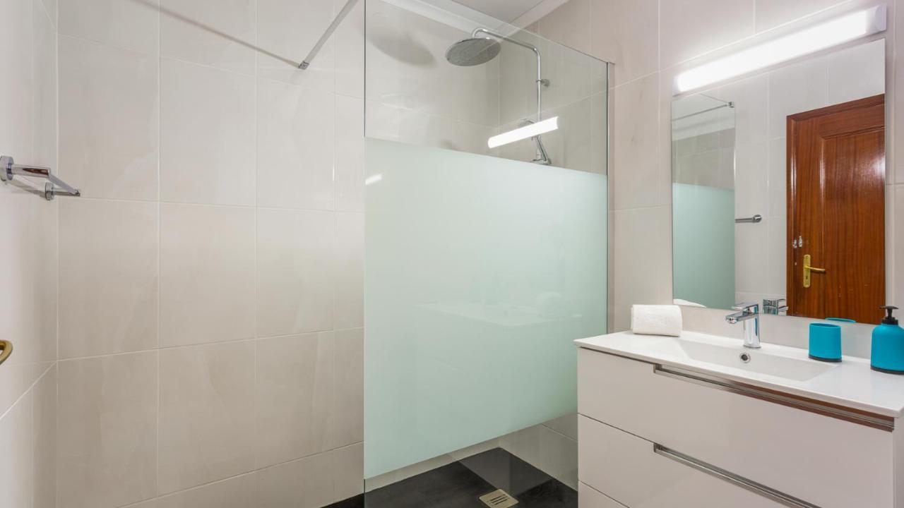 3br With Pool And Ac By The By Lovelystay Apartment *