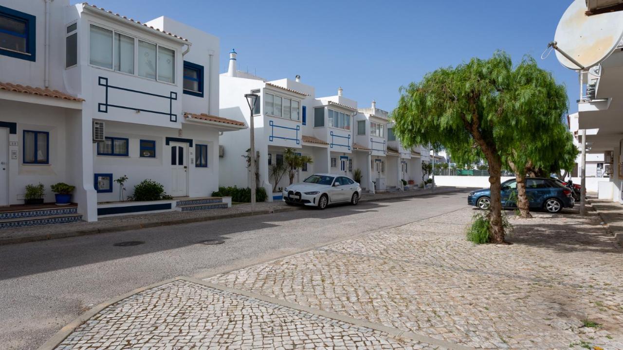 3br With Pool And Ac By The By Lovelystay