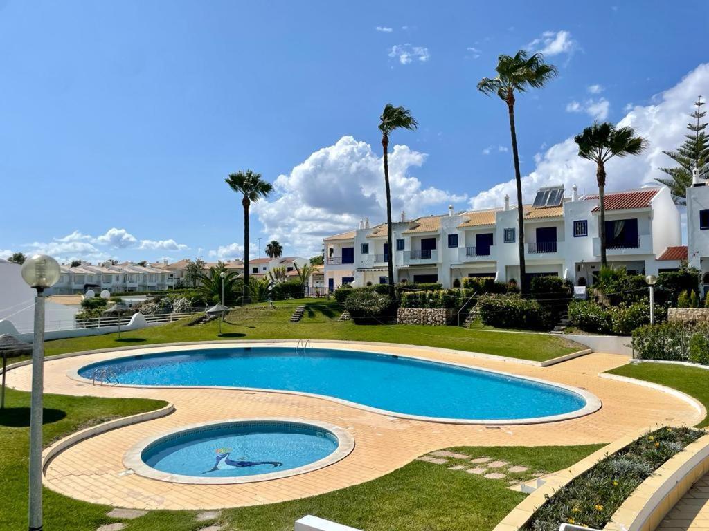 3br With Pool And Ac By The By Lovelystay